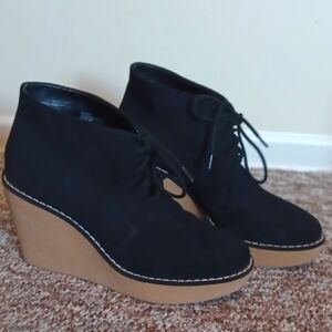 Lands' End Swade Black Wedge Boot fall wedge heal boot in size 8.5 ladies fall